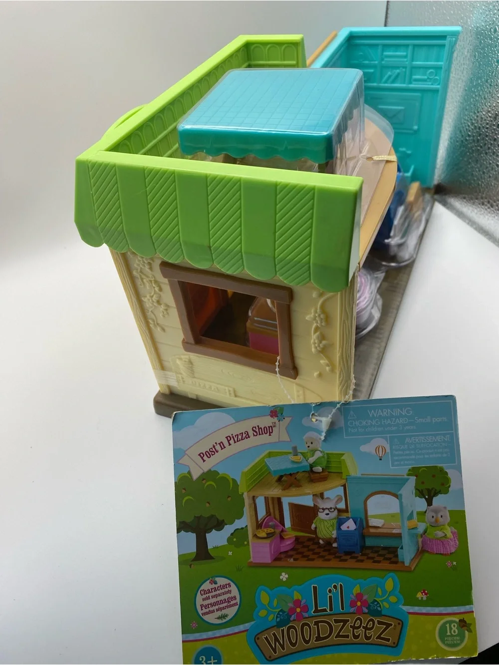 Li'l Woodzeez Post'n Pizza Shop Playset — Green & Pink